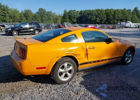 2007 Ford Mustang V6 Deluxe/V6 Premium z USA, uszkodzony, nr VIN 1ZVHT80N475223589